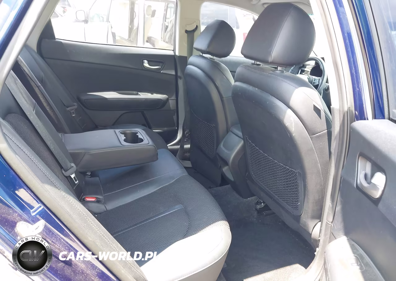 2019 Kia Optima S VIN:5XXGT4L36KG367635 - 8