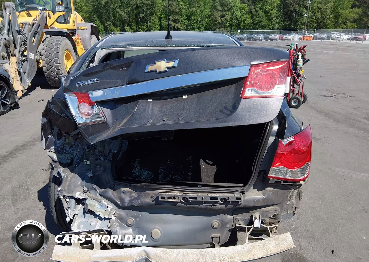 2014 Chevrolet Cruze Ls Auto VIN:1G1PA5SHXE7303693 - 16