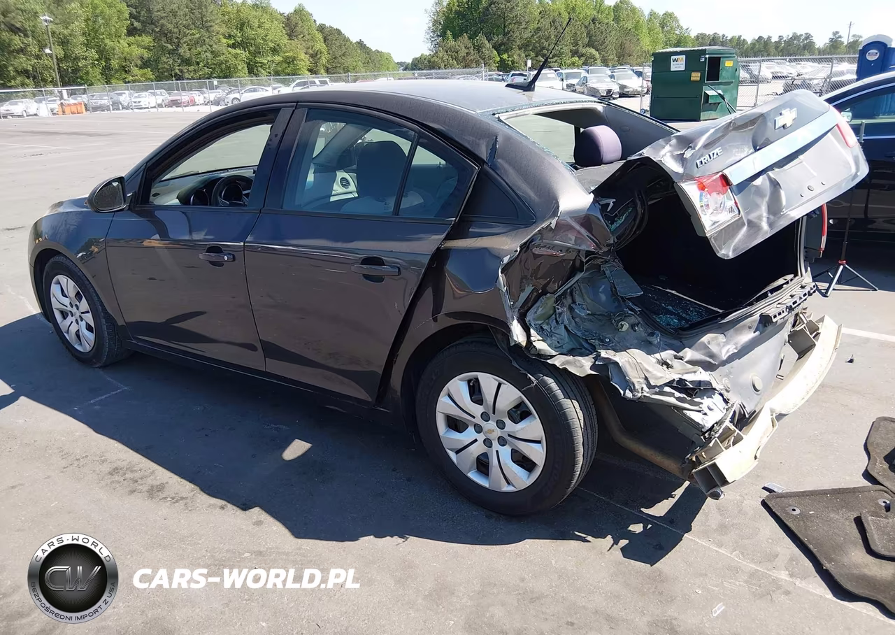 2014 Chevrolet Cruze Ls Auto VIN:1G1PA5SHXE7303693 - 3