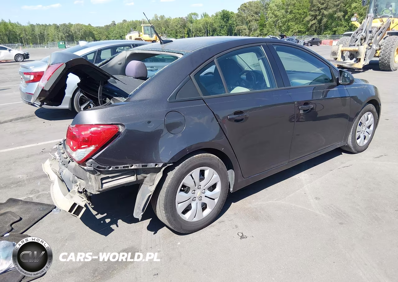 2014 Chevrolet Cruze Ls Auto VIN:1G1PA5SHXE7303693 - 4