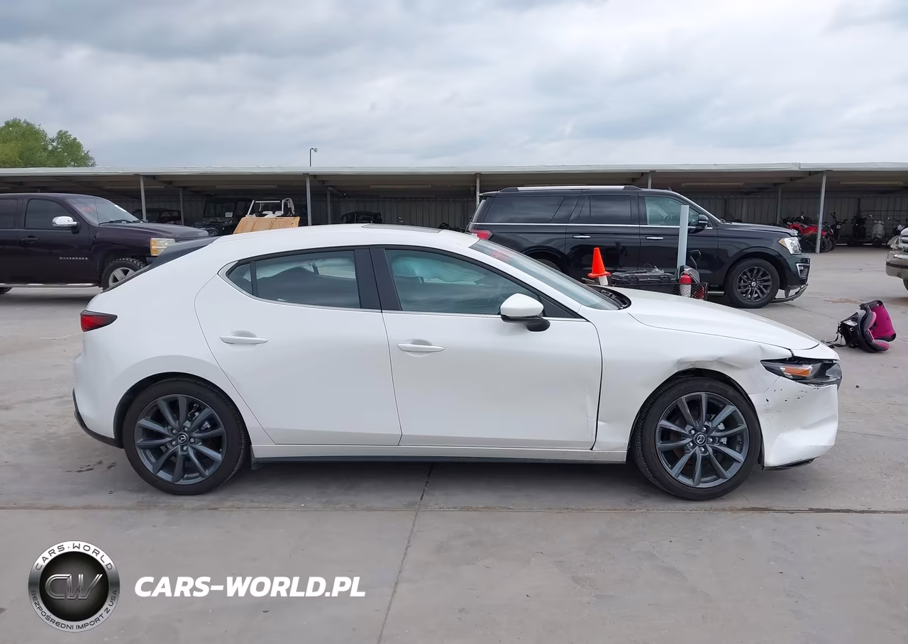 2025 Mazda Mazda3 2.5 S Preferred VIN:JM1BPALM8S1762370 - 13