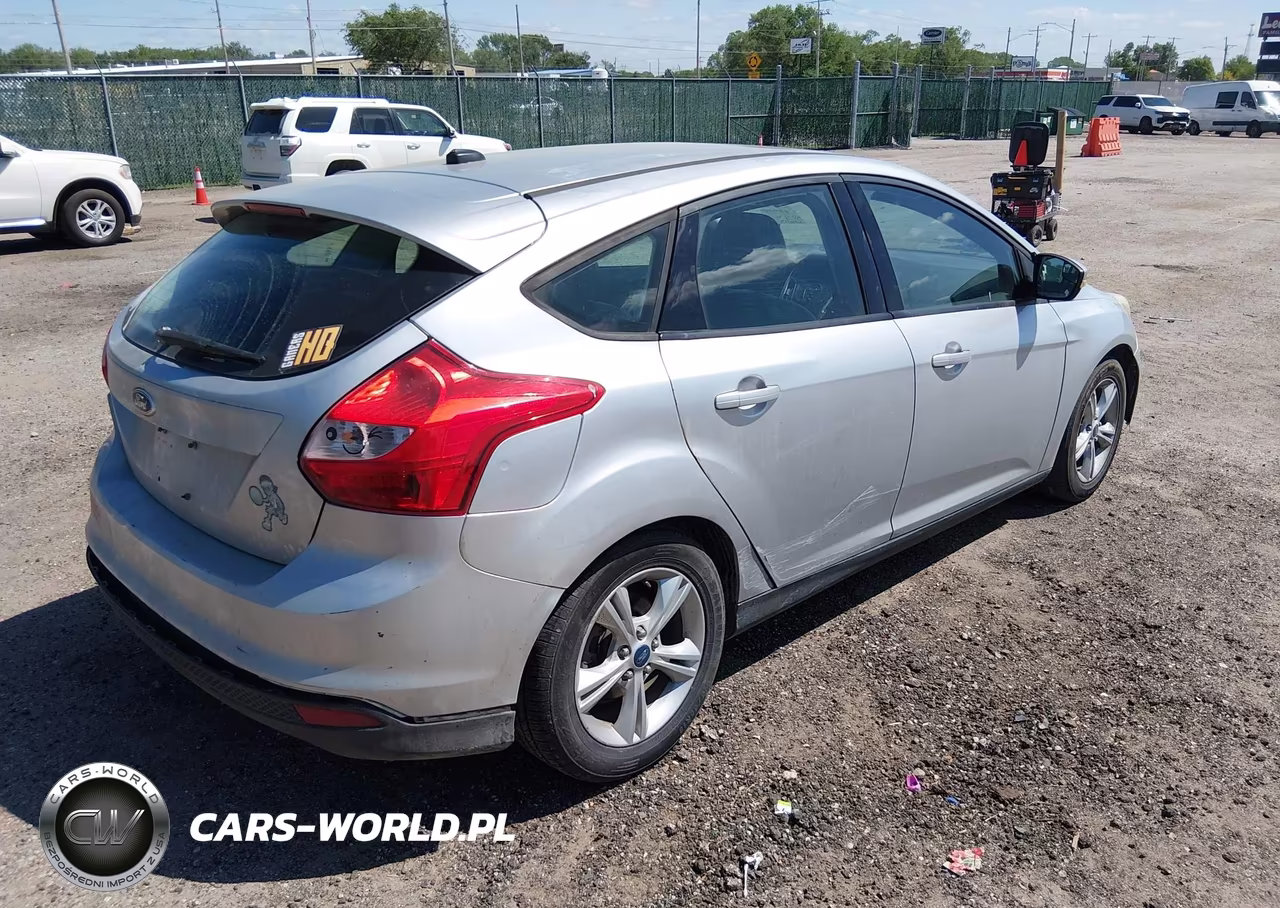 2013 Ford Focus Se VIN:1FADP3K29DL254927 - 4