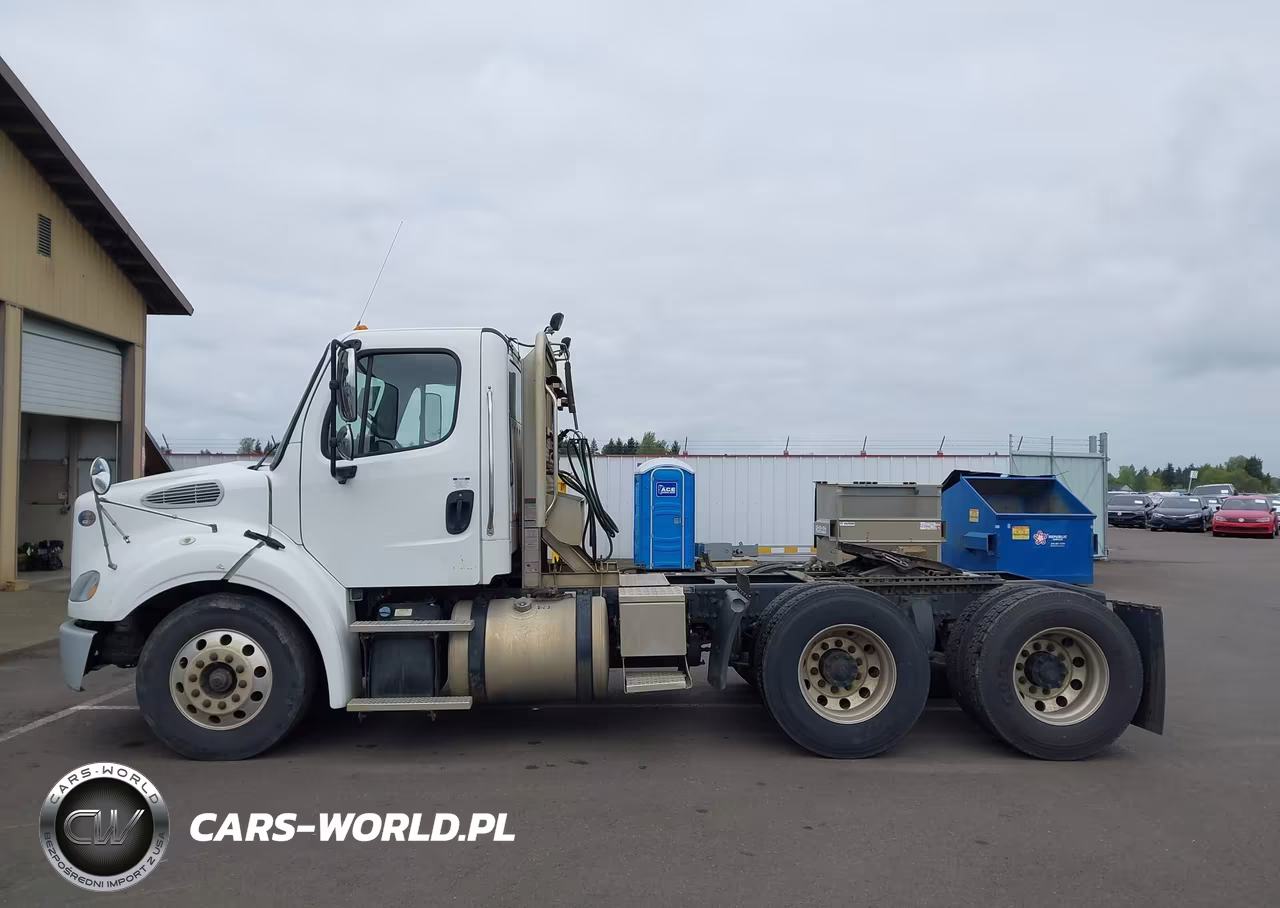 2017 Freightliner M2 112 VIN:1FUJC5DVXHHJF0195 - 17