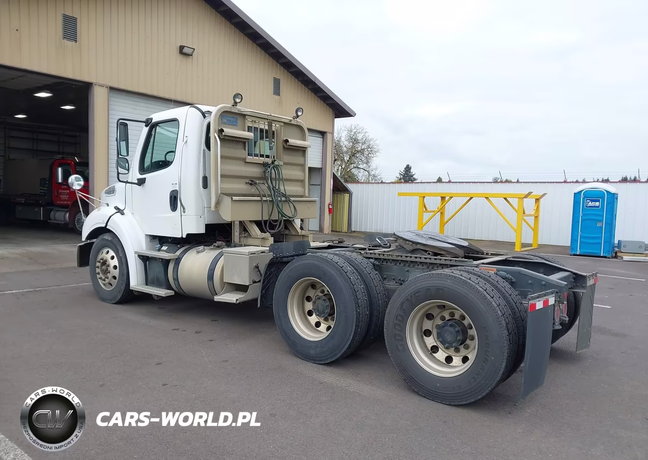 2017 Freightliner M2 112 VIN:1FUJC5DVXHHJF0195 - 3
