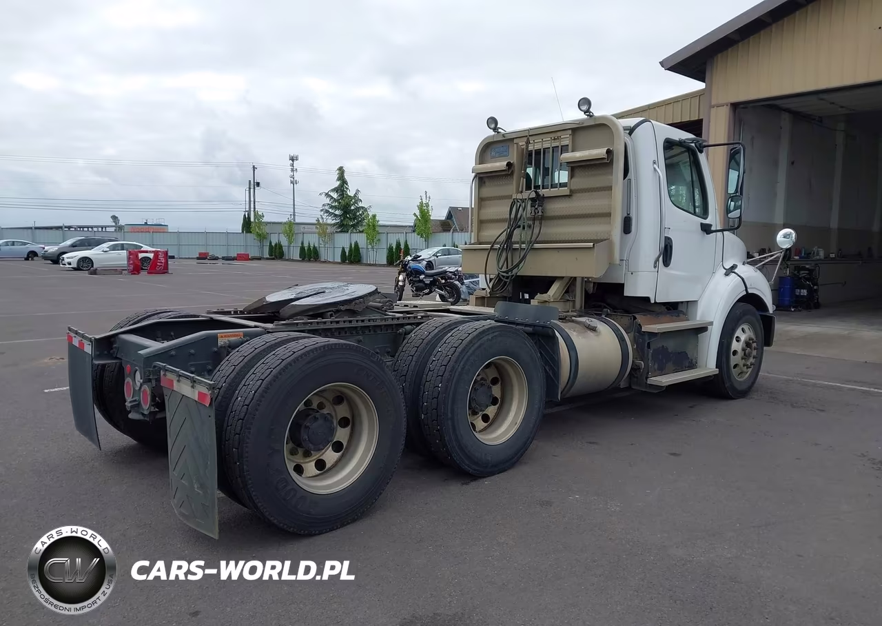 2017 Freightliner M2 112 VIN:1FUJC5DVXHHJF0195 - 4