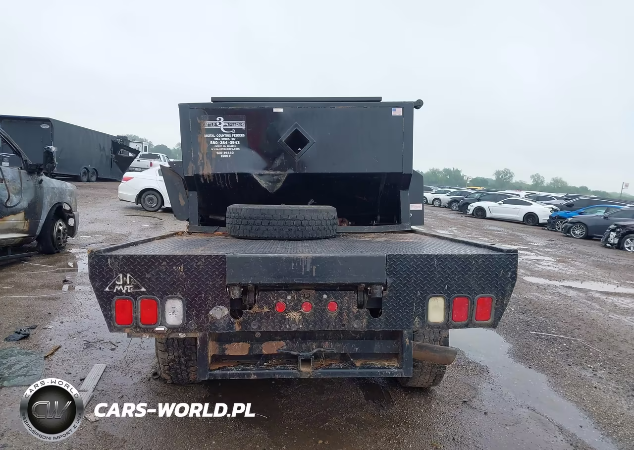 2018 Ram 2500 Tradesman 4X4 8' Box VIN:3C6UR5HL3JG368647 - 13