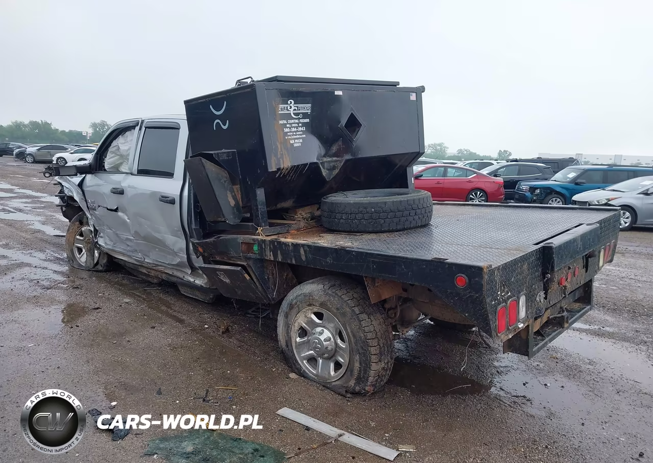 2018 Ram 2500 Tradesman 4X4 8' Box VIN:3C6UR5HL3JG368647 - 3