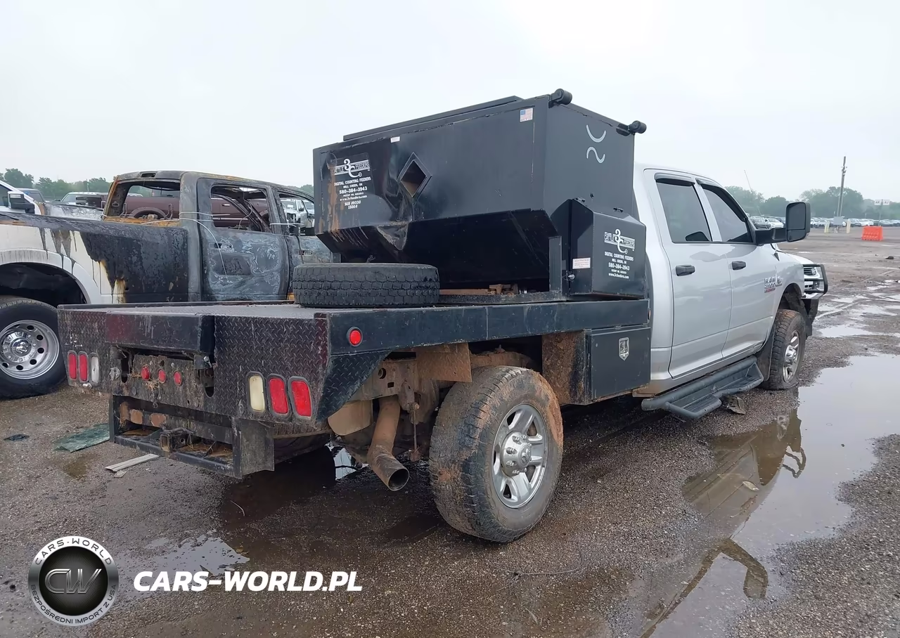 2018 Ram 2500 Tradesman 4X4 8' Box VIN:3C6UR5HL3JG368647 - 4