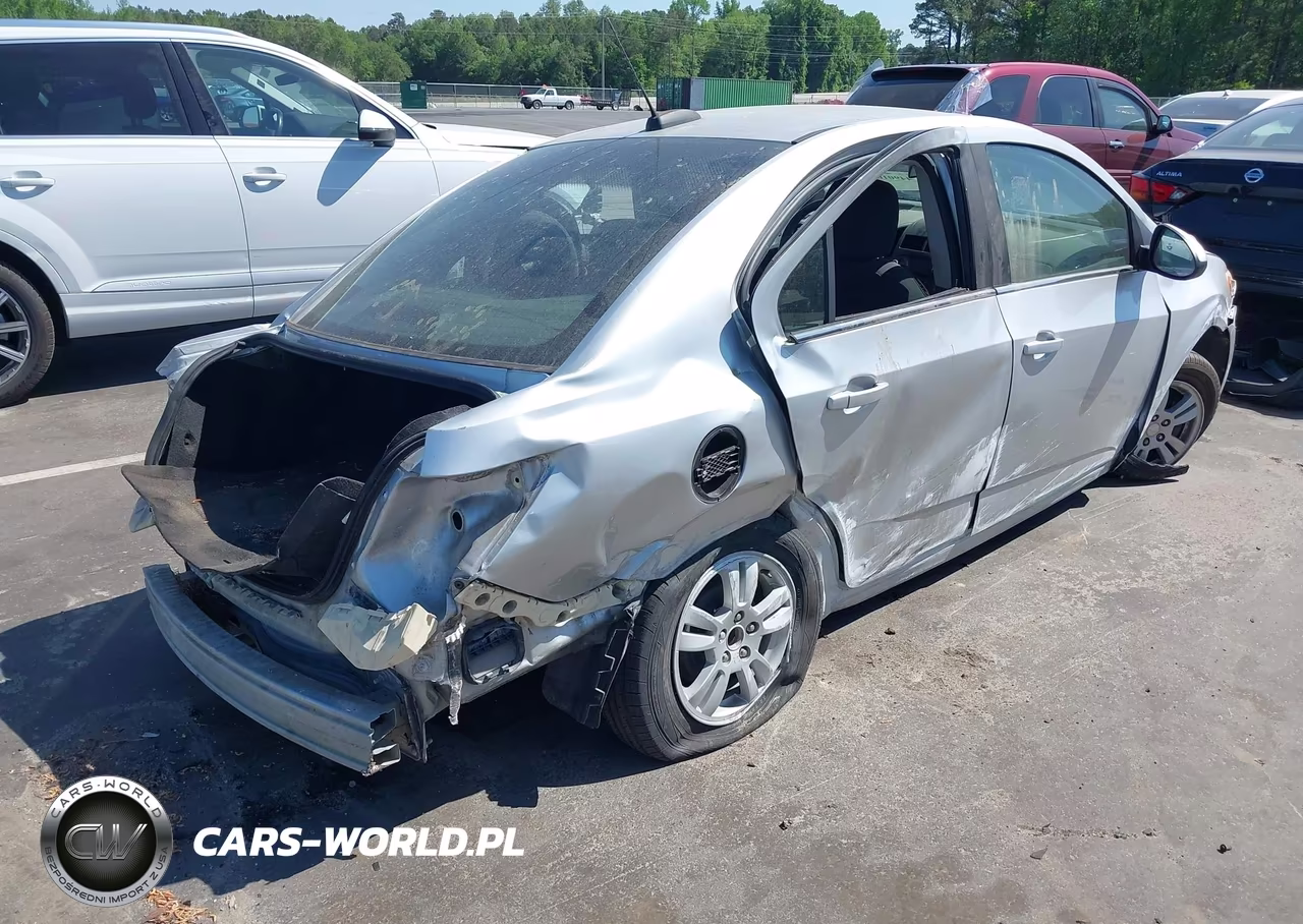 2015 Chevrolet Sonic Lt Auto VIN:1G1JC5SH5F4174135 - 4