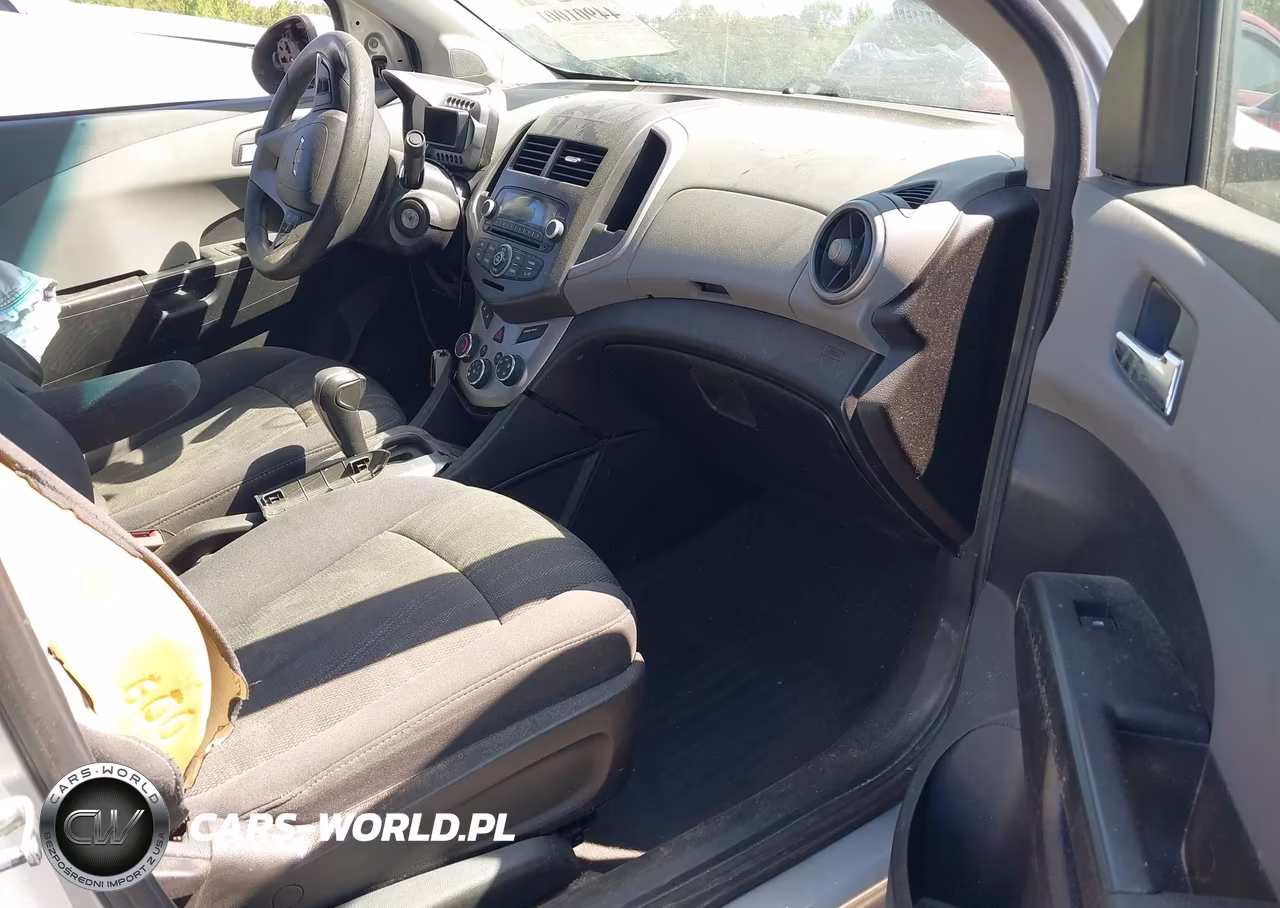 2015 Chevrolet Sonic Lt Auto VIN:1G1JC5SH5F4174135 - 5