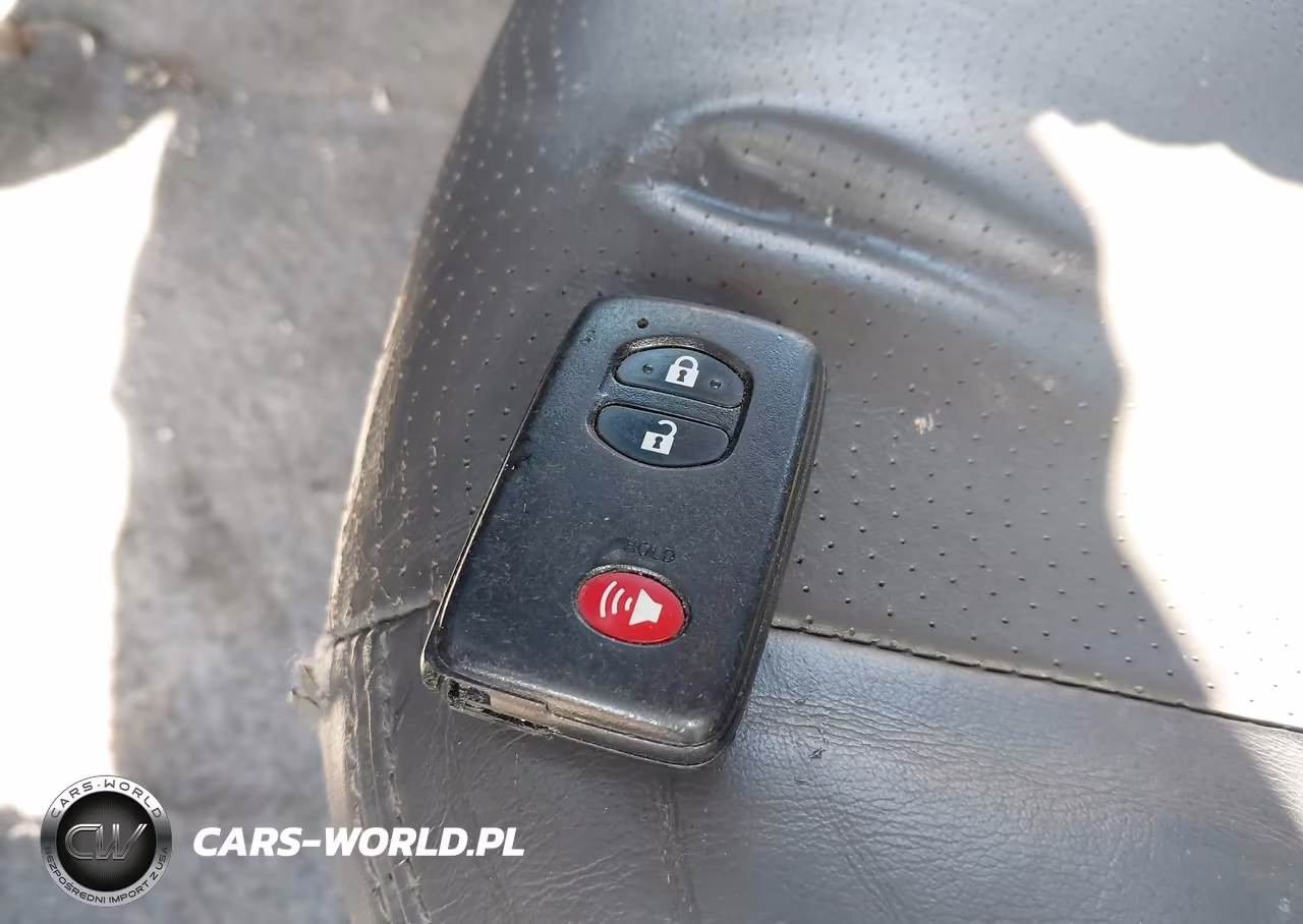 2015 Toyota Prius Four VIN:JTDKN3DU1F1913863 - 11