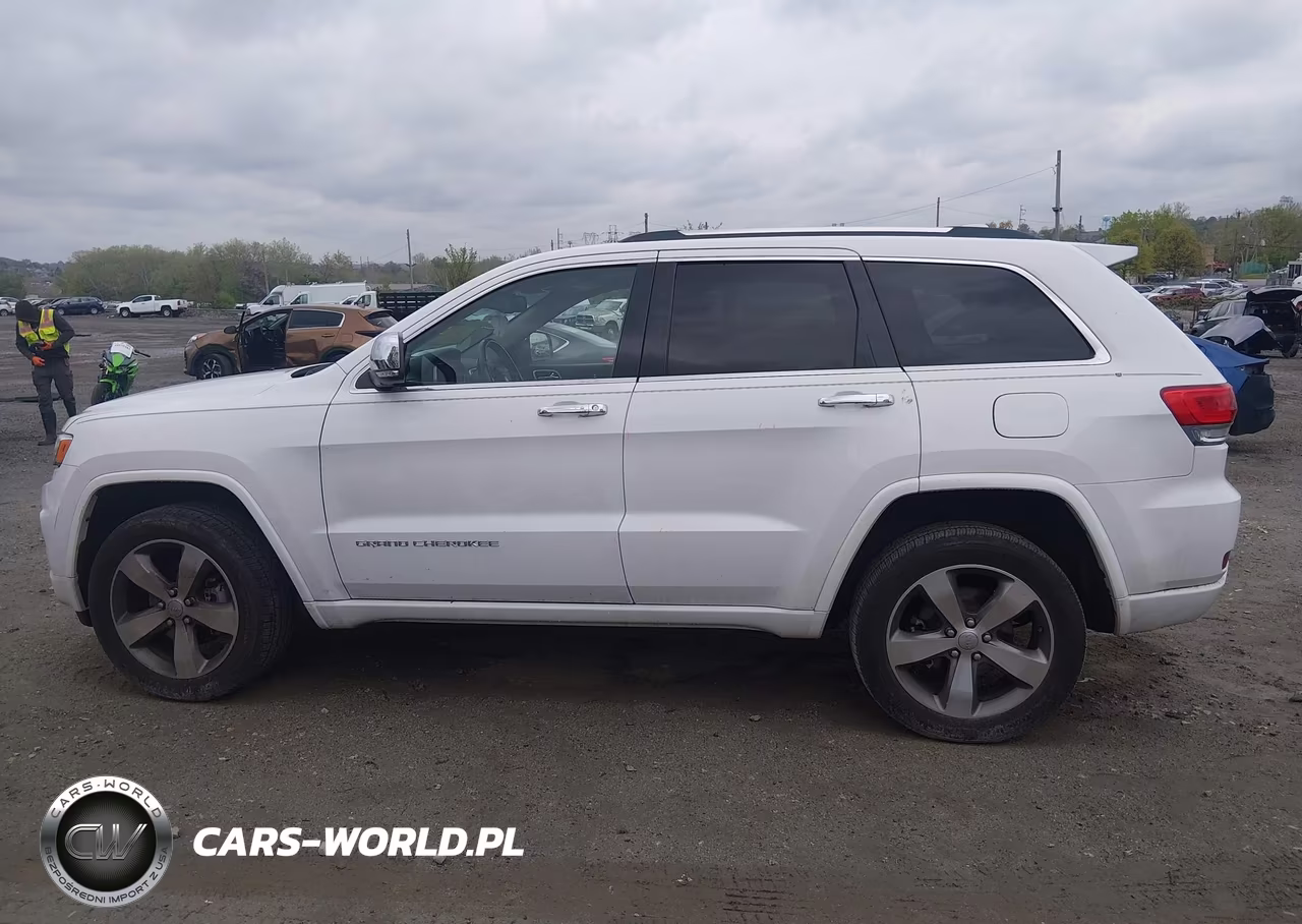 2015 Jeep Grand Cherokee Overland VIN:1C4RJFCG5FC797434 - 14