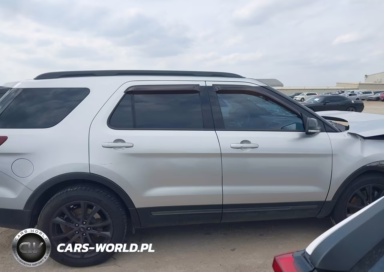 2017 Ford Explorer Xlt VIN:1FM5K7D84HGE22523 - 14