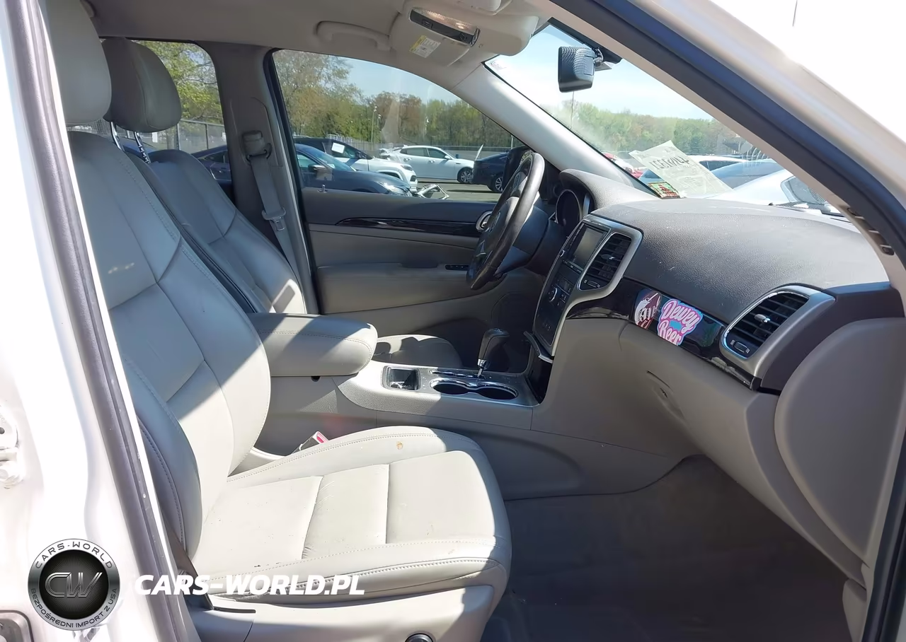 2011 Jeep Grand Cherokee Laredo VIN:1J4RR4GG4BC563846 - 5