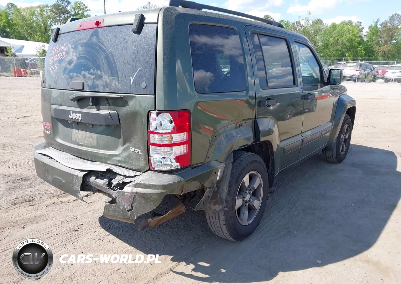 2008 Jeep Liberty Sport VIN:1J8GN28K38W250075 - 4
