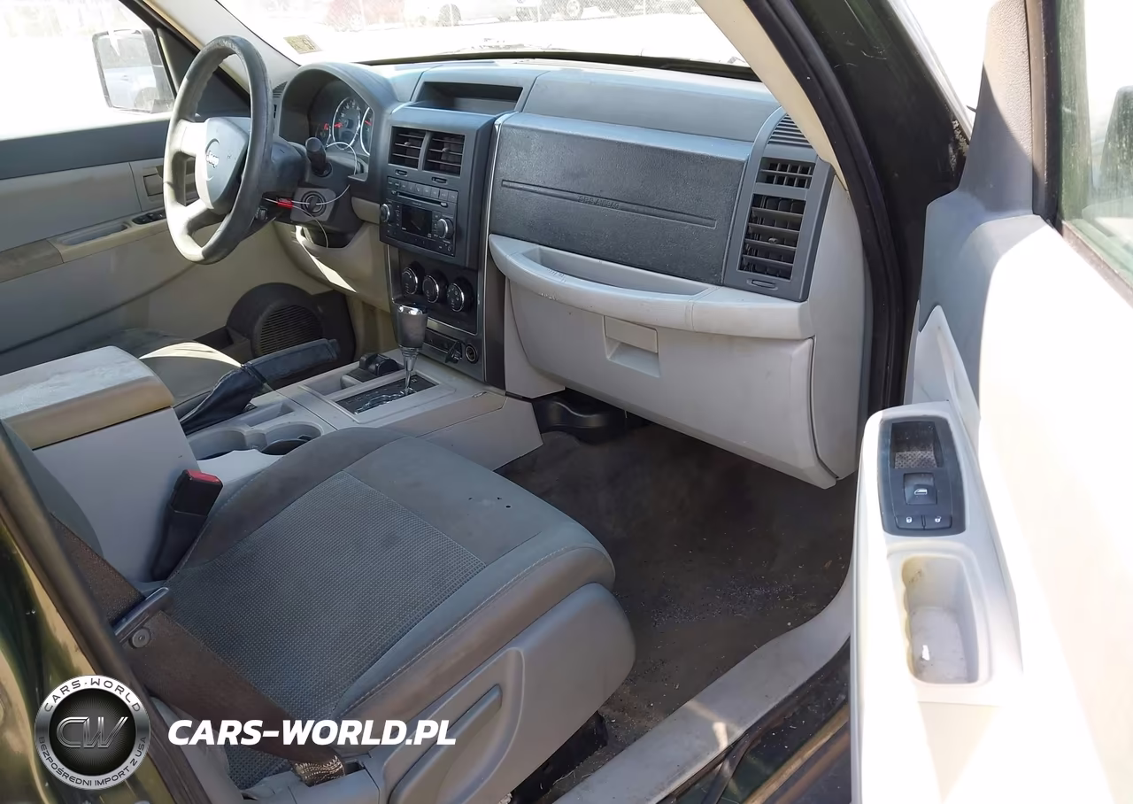 2008 Jeep Liberty Sport VIN:1J8GN28K38W250075 - 5