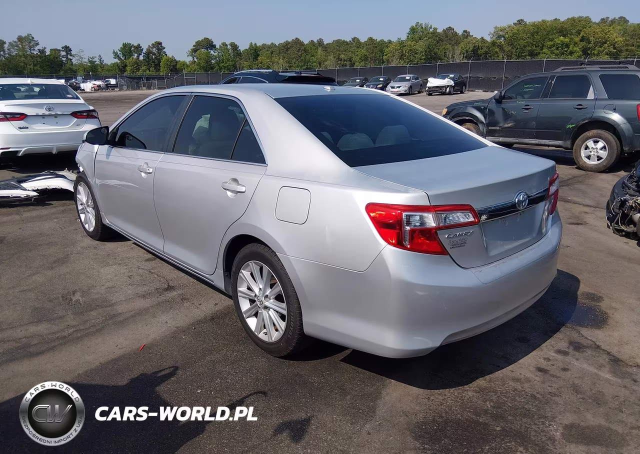 2014 Toyota Camry Xle VIN:4T4BF1FK7ER361605 - 3