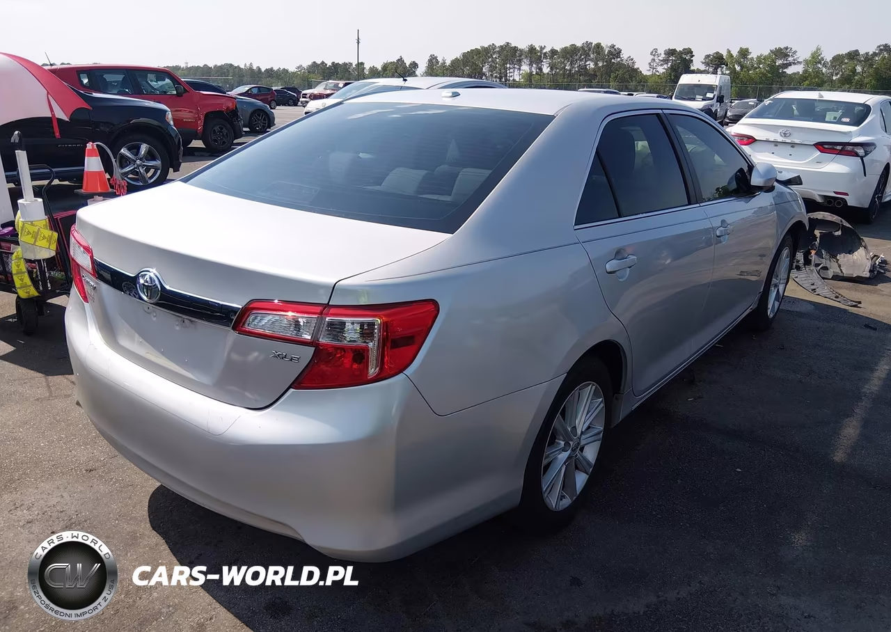 2014 Toyota Camry Xle VIN:4T4BF1FK7ER361605 - 4