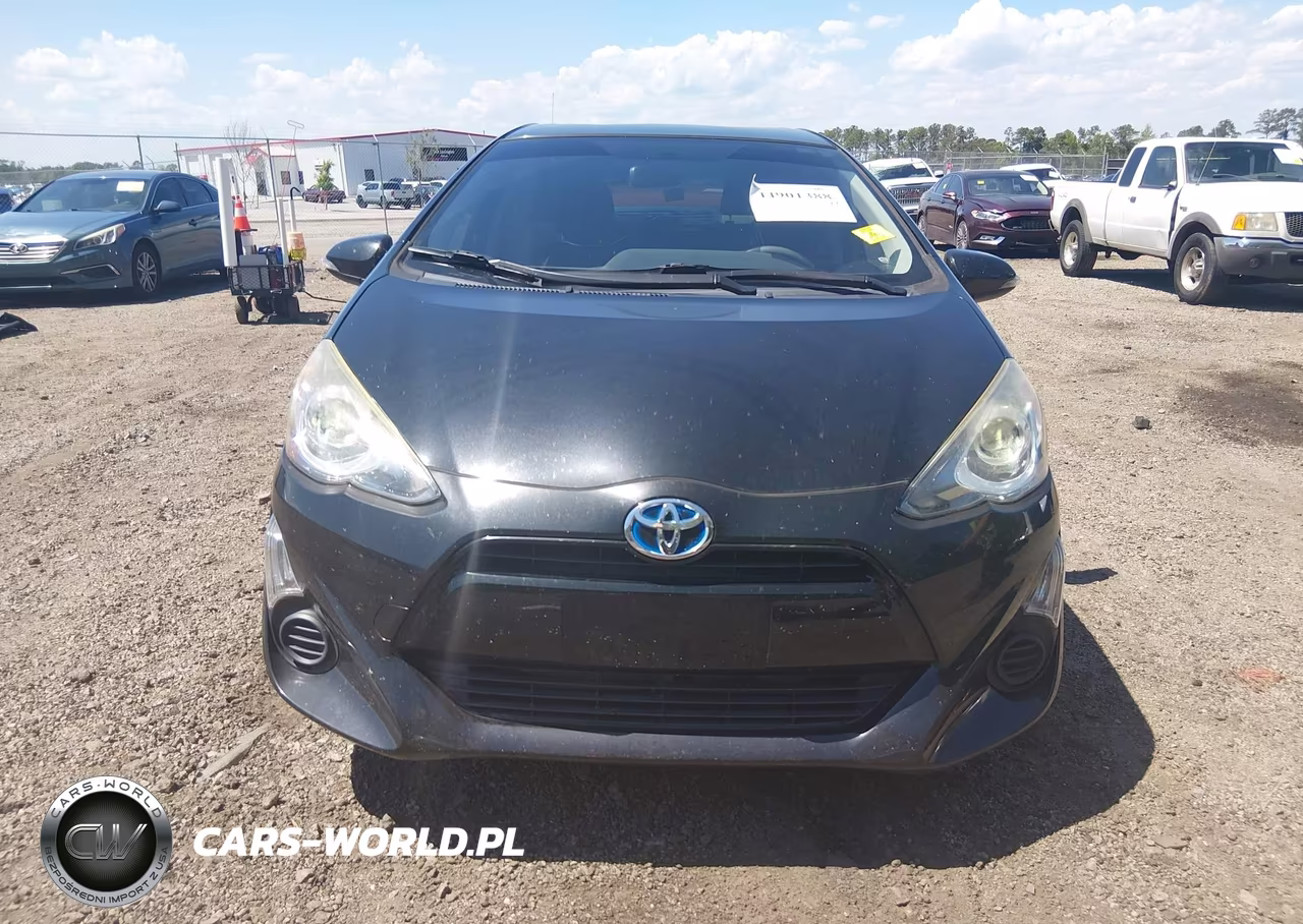 2015 Toyota Prius C Two VIN:JTDKDTB34F1114110 - 12