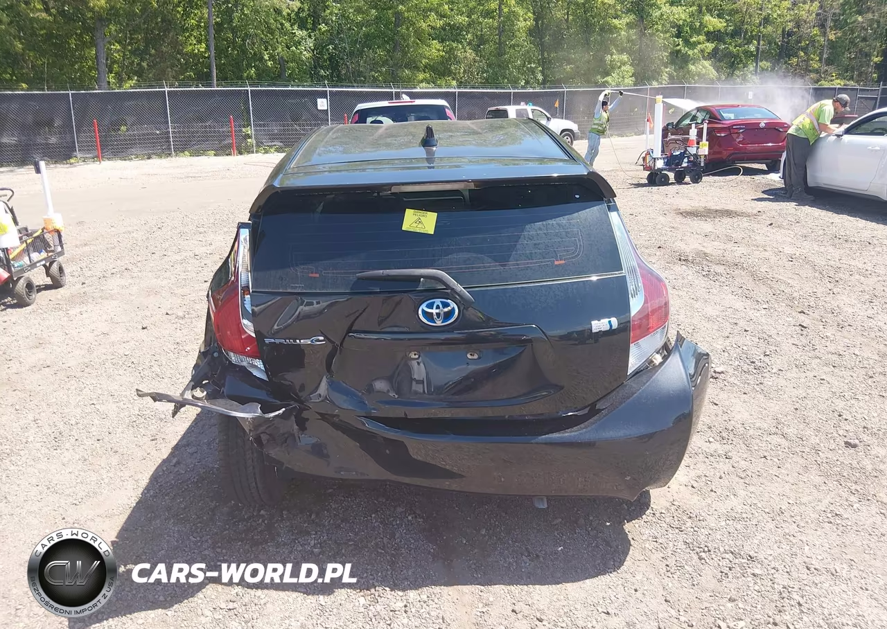 2015 Toyota Prius C Two VIN:JTDKDTB34F1114110 - 16