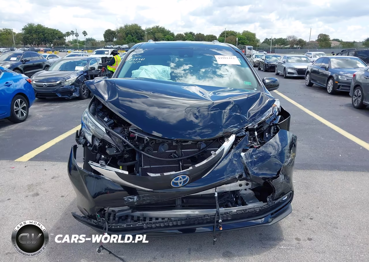 2025 Toyota Sienna Xle VIN:5TDYRKEC3SS277961 - 12