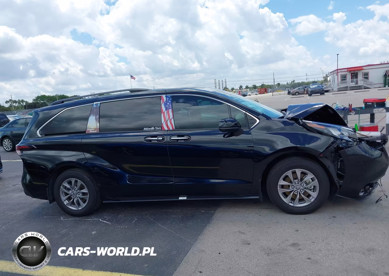 2025 Toyota Sienna Xle VIN:5TDYRKEC3SS277961 - 13