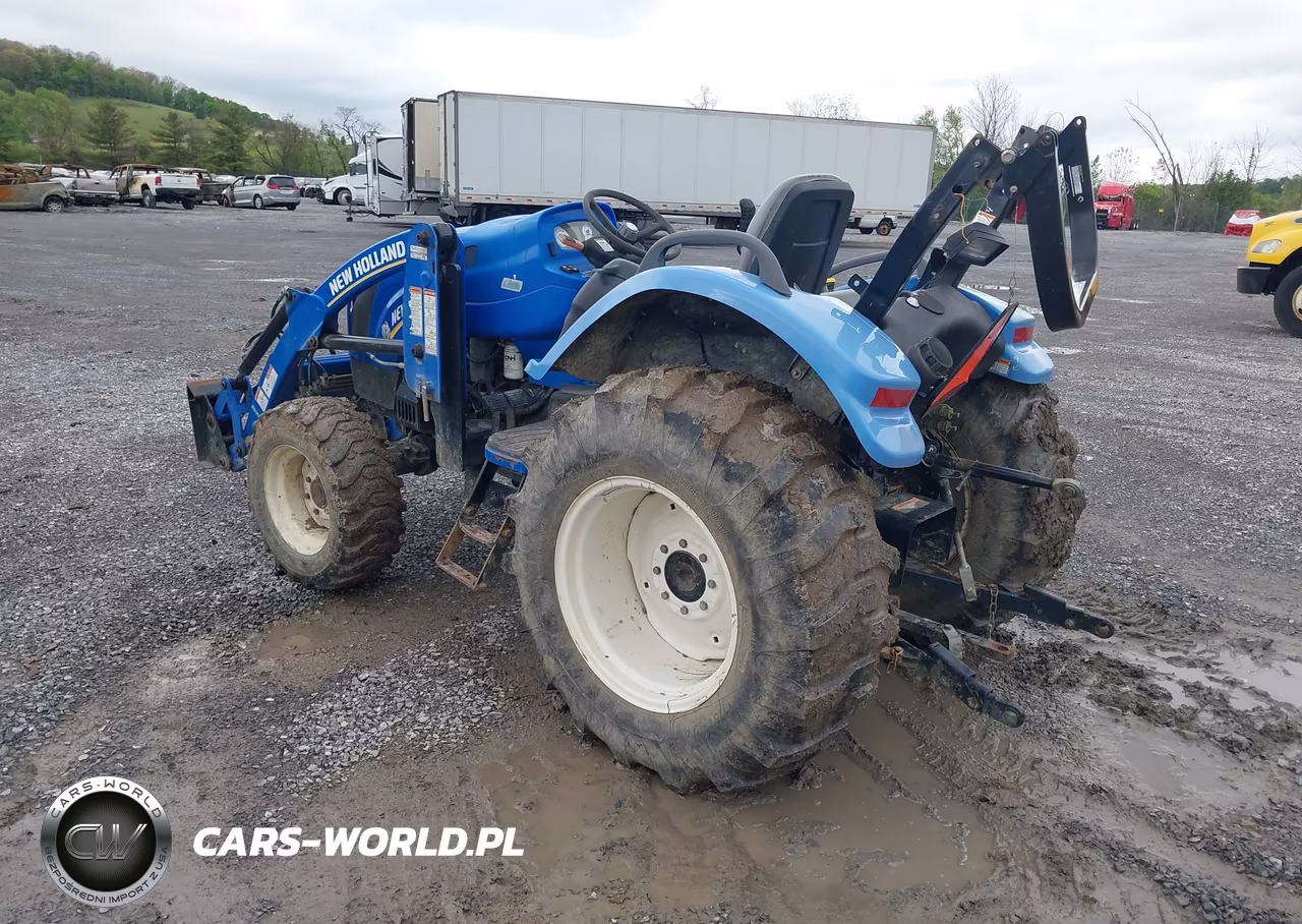 2015 New Holland 46D Tractor VIN:ZFMCC1086 - 3