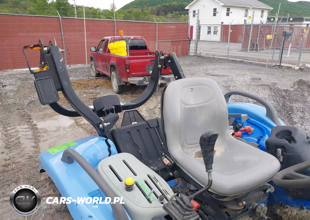 2015 New Holland 46D Tractor VIN:ZFMCC1086 - 8