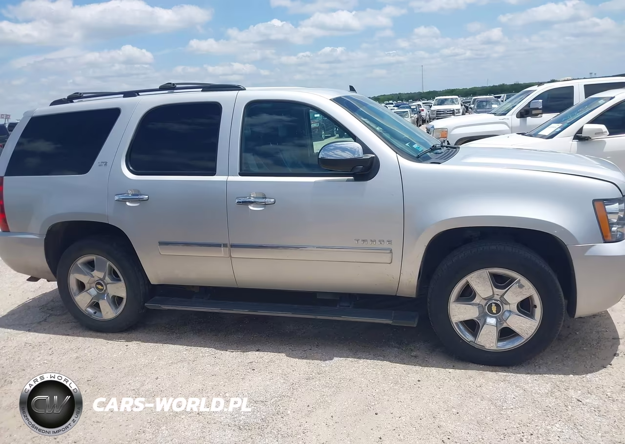 2010 Chevrolet Tahoe Ltz VIN:1GNUCCE03AR125940 - 13