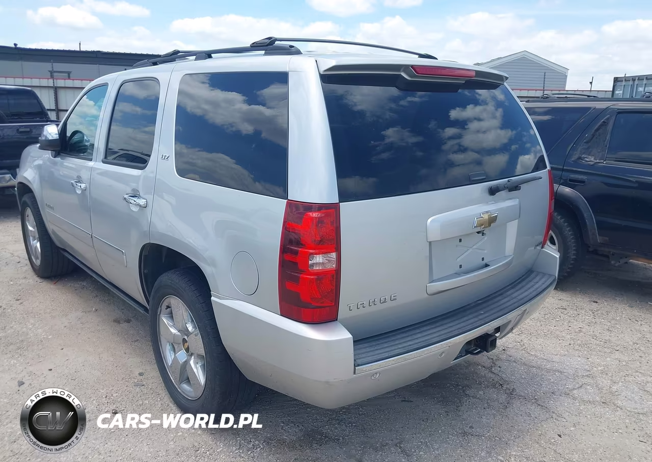 2010 Chevrolet Tahoe Ltz VIN:1GNUCCE03AR125940 - 3