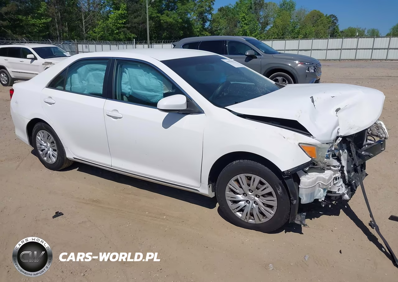 2012 Toyota Camry Le – zdjęcie 1 z 13