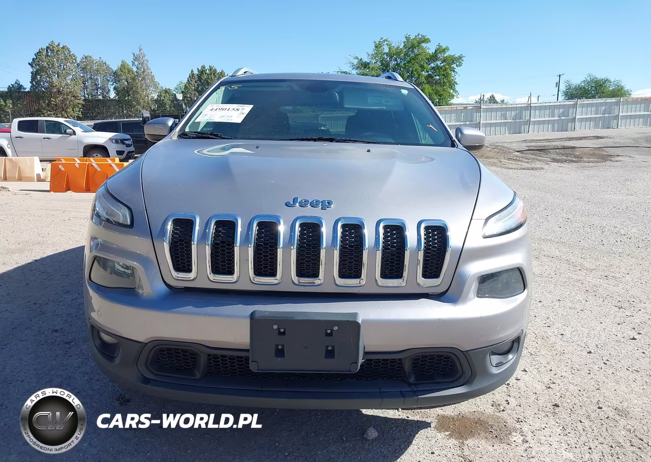 2018 Jeep Cherokee Latitude 4X4 VIN:1C4PJMCB6JD580963 - 12