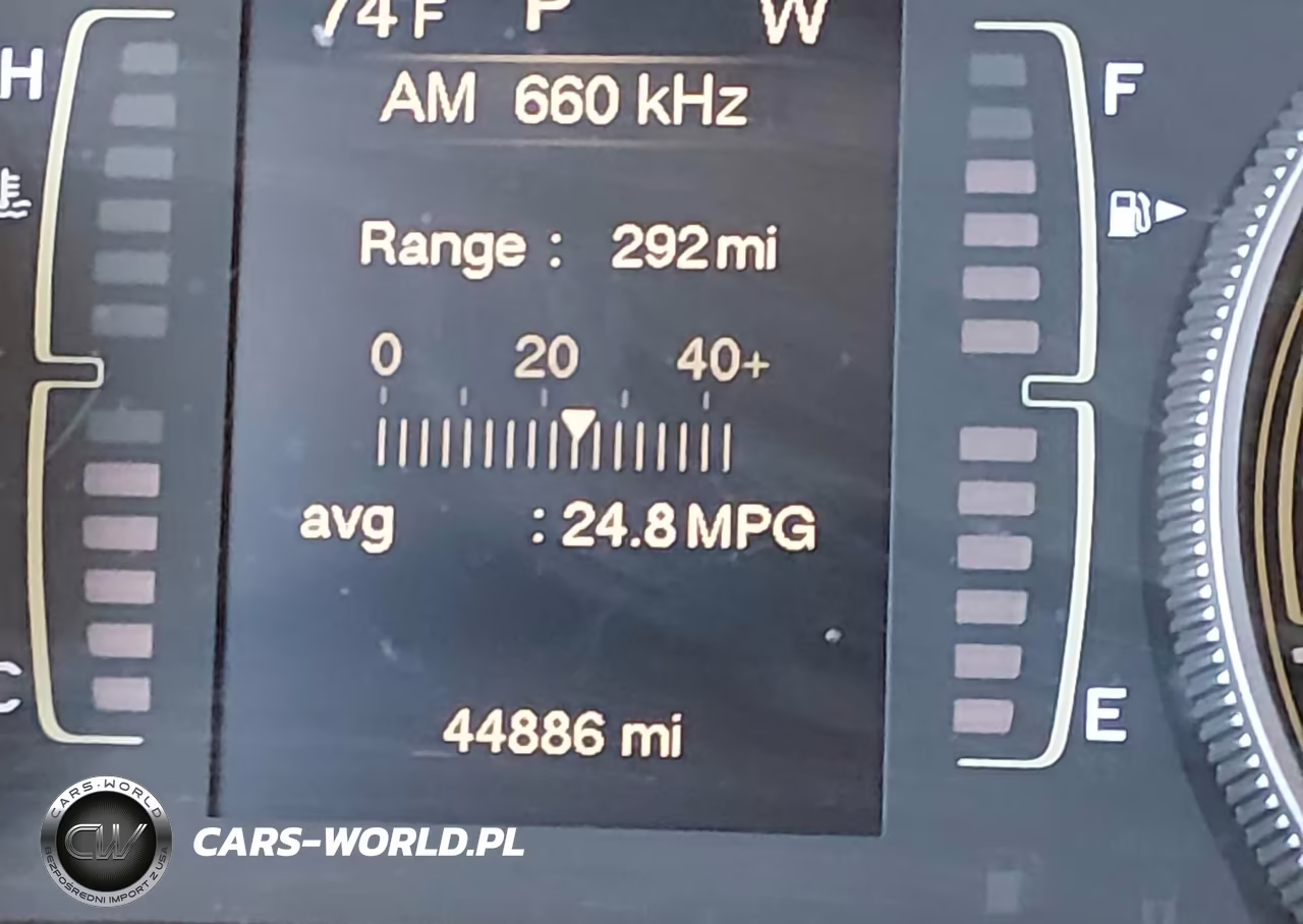 2018 Jeep Cherokee Latitude 4X4 VIN:1C4PJMCB6JD580963 - 15