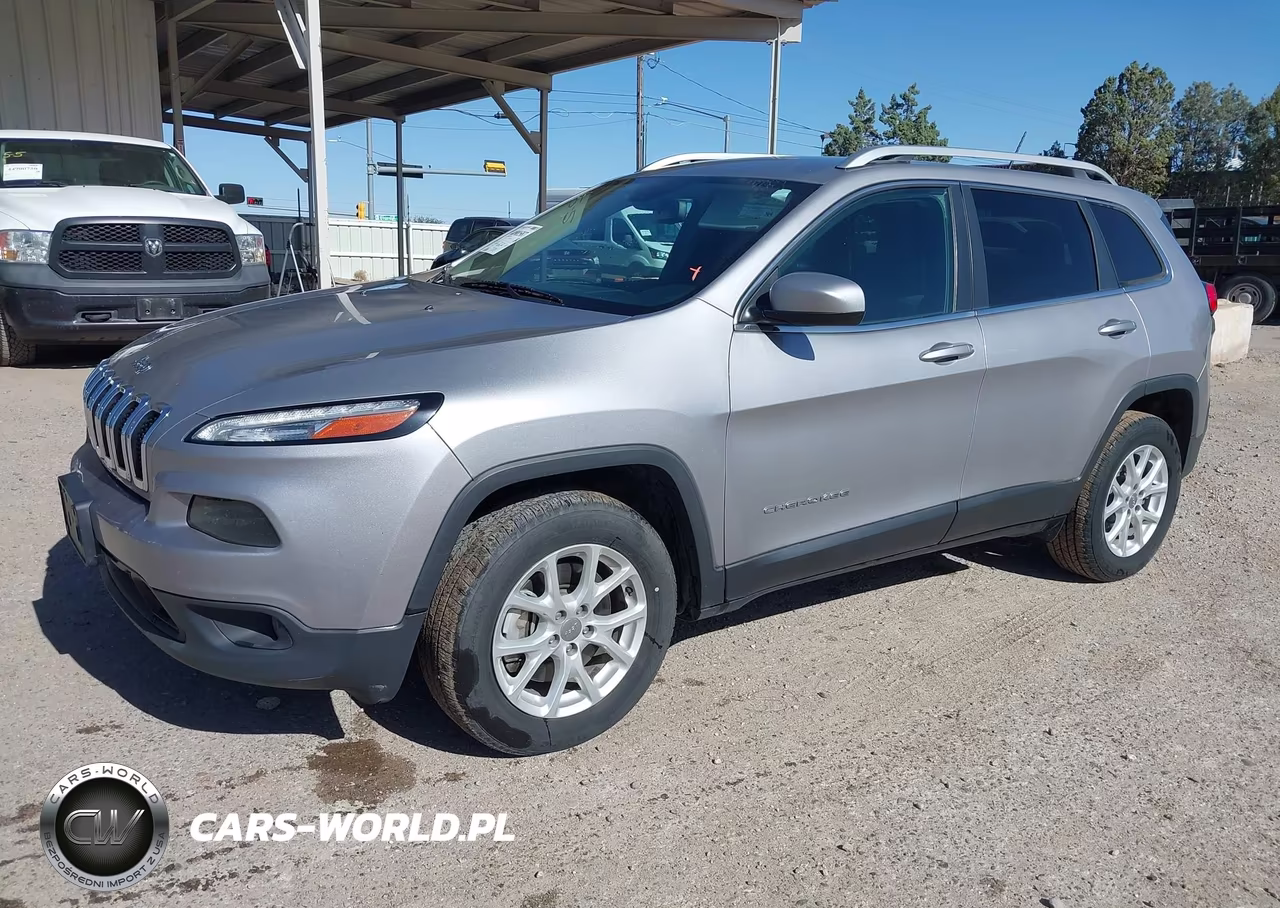 2018 Jeep Cherokee Latitude 4X4 VIN:1C4PJMCB6JD580963 - 2