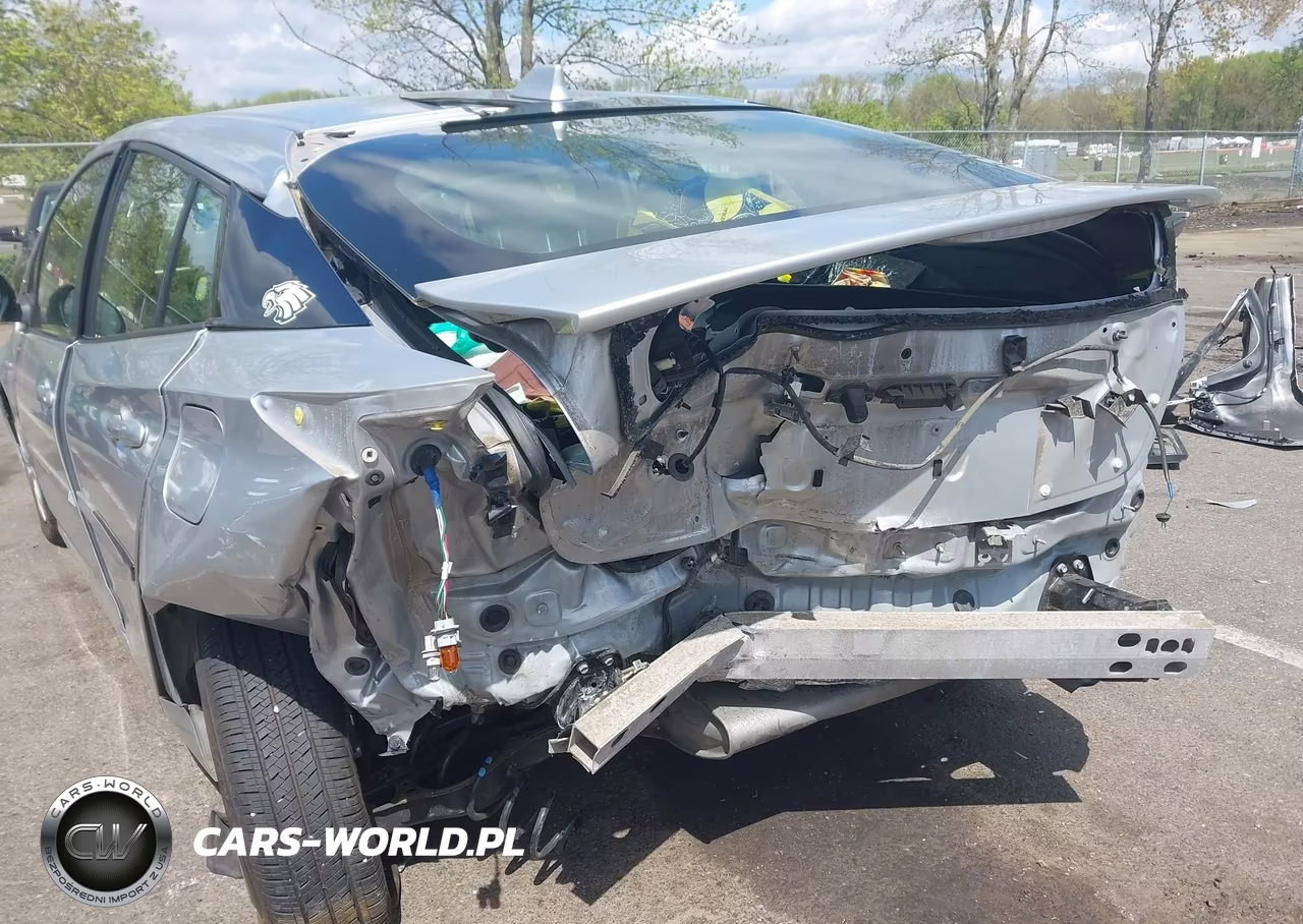 2021 Toyota Prius L Eco VIN:JTDKAMFU6M3152831 - 17