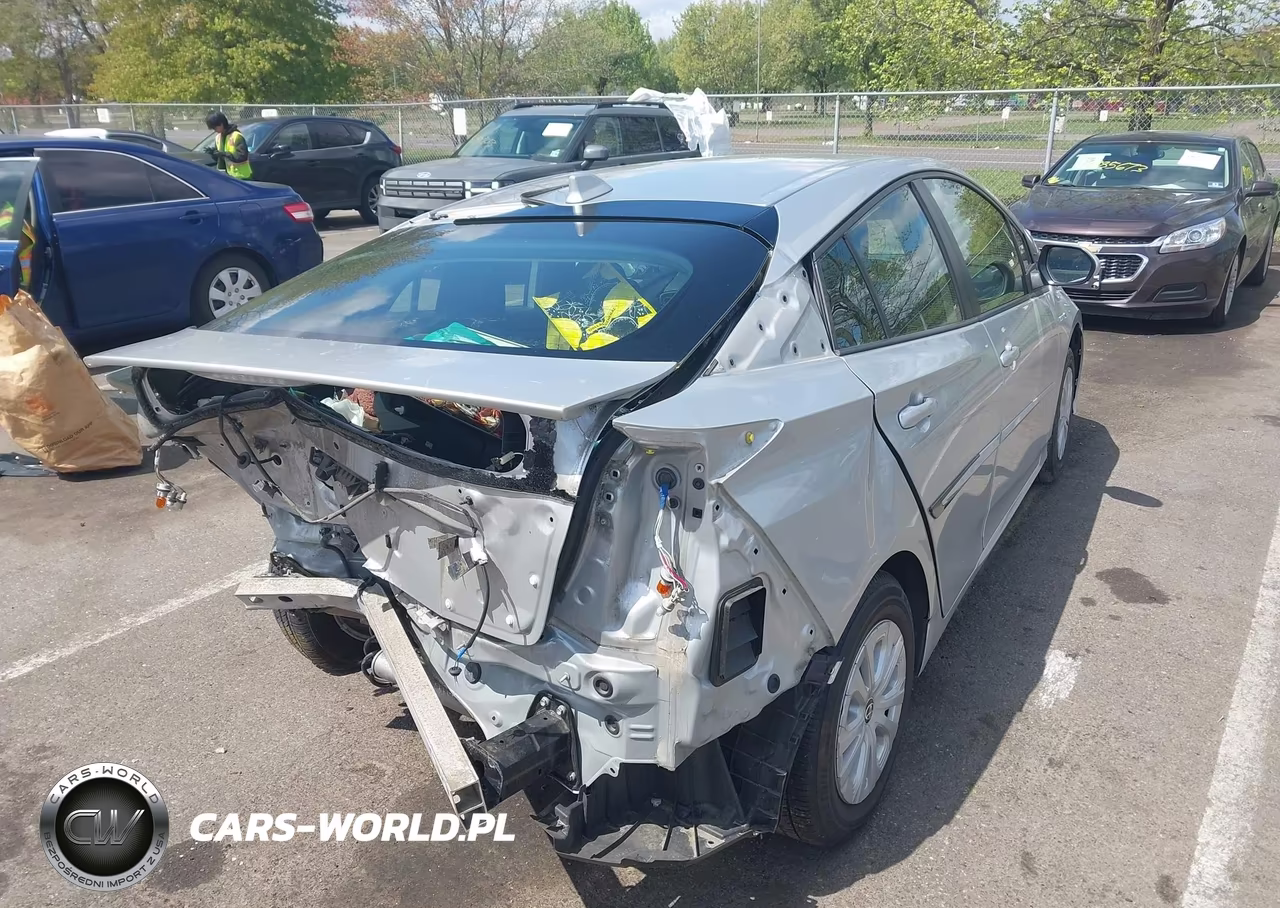 2021 Toyota Prius L Eco VIN:JTDKAMFU6M3152831 - 4