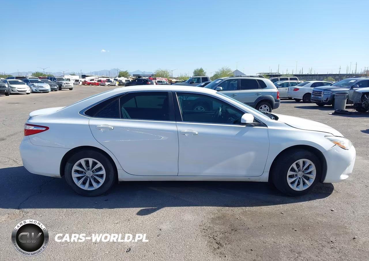 2016 Toyota Camry Le VIN:4T4BF1FK0GR566430 - 13