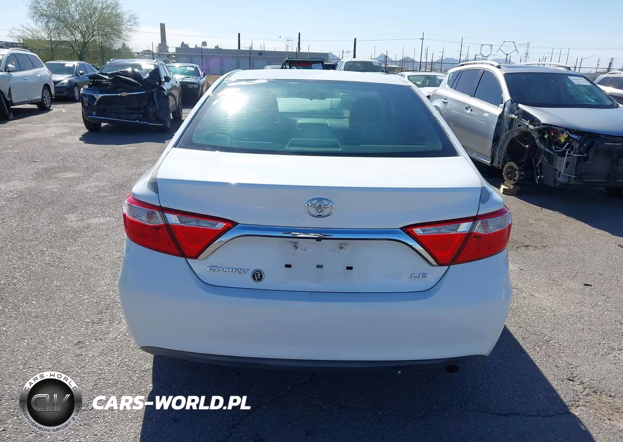 2016 Toyota Camry Le VIN:4T4BF1FK0GR566430 - 16