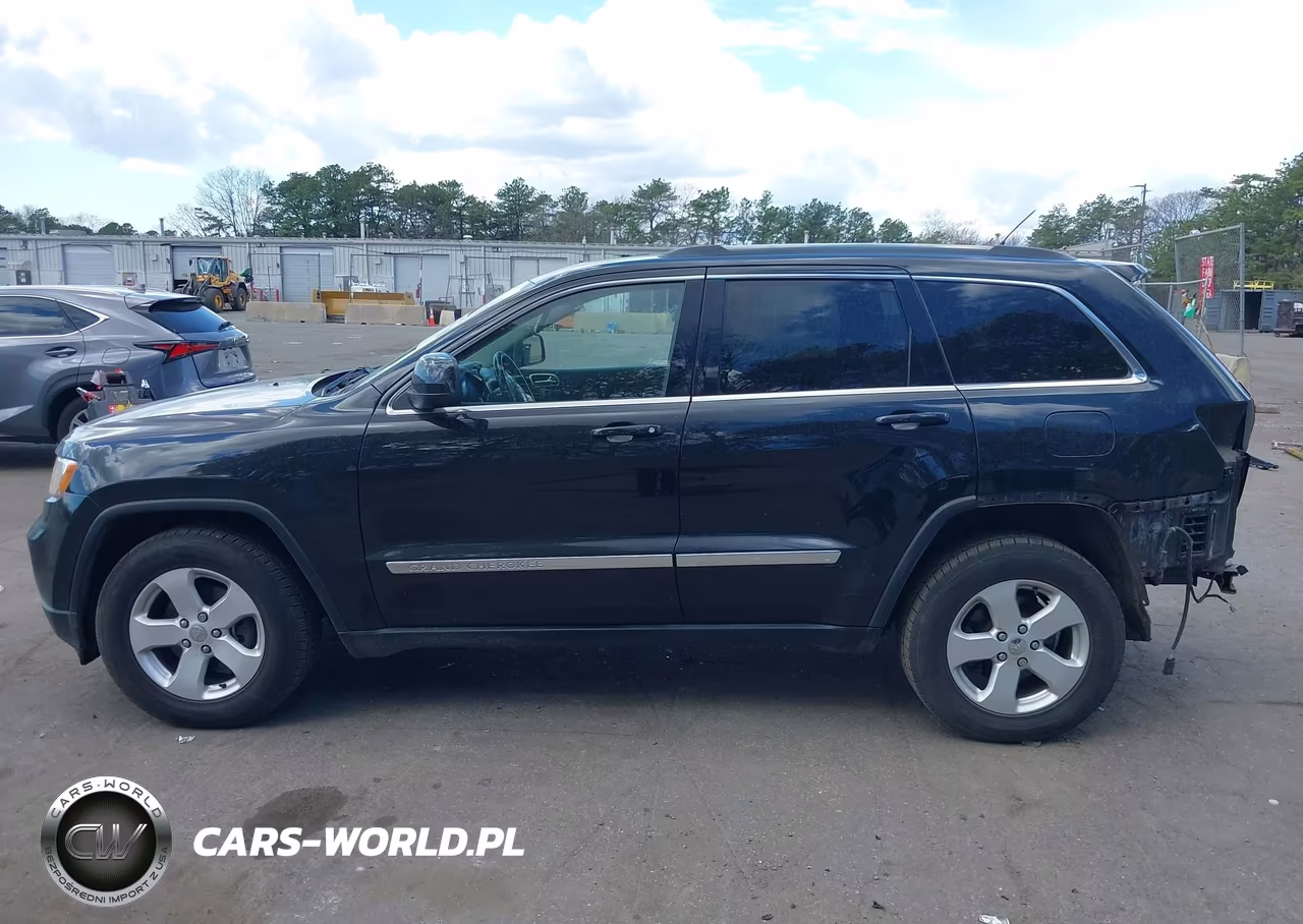 2013 Jeep Grand Cherokee Laredo VIN:1C4RJFAG5DC513879 - 15