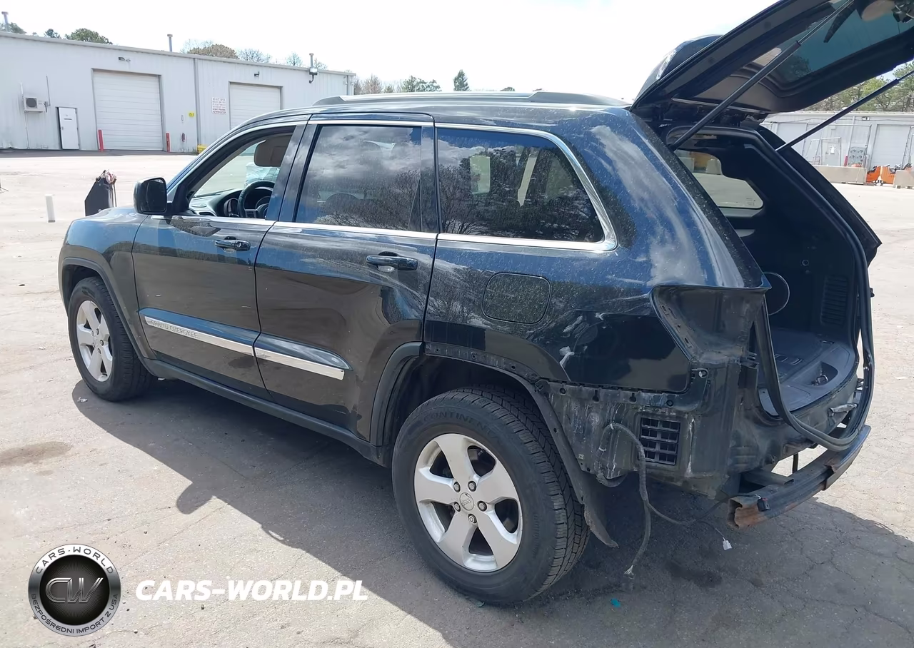 2013 Jeep Grand Cherokee Laredo VIN:1C4RJFAG5DC513879 - 3