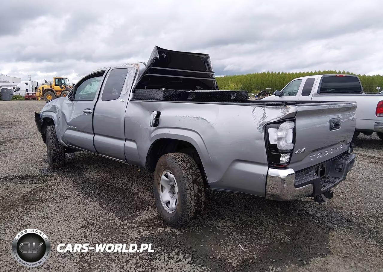 2018 Toyota Tacoma Sr5 VIN:5TFSX5EN2JX062997 - 3
