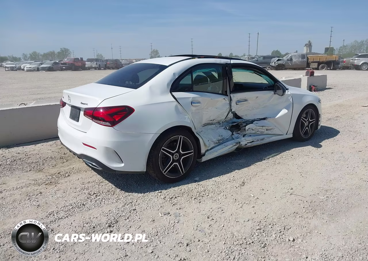 2020 Mercedes-Benz A 220 4Matic VIN:W1K3G4FB7LJ227540 - 4