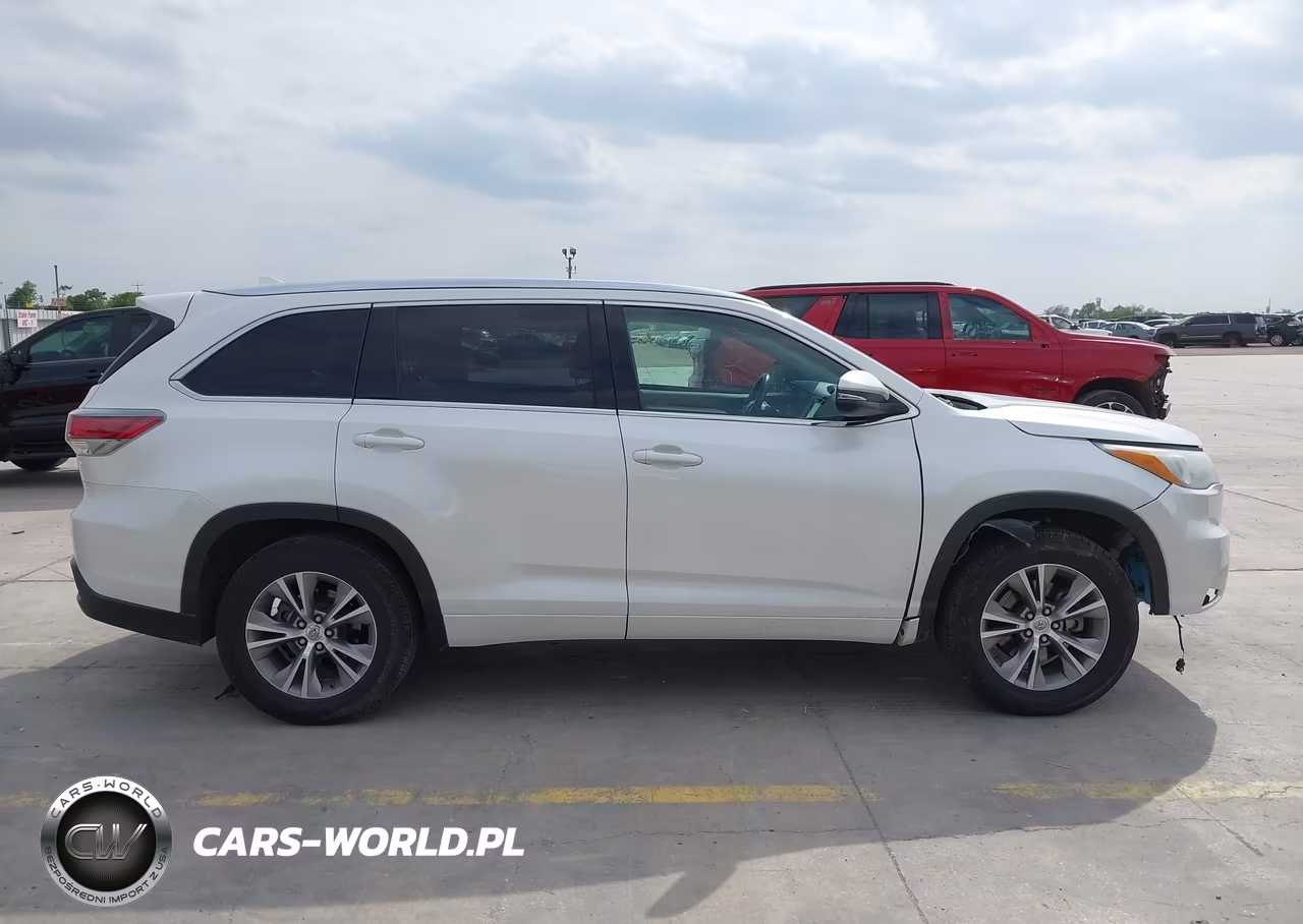 2015 Toyota Highlander Xle V6 VIN:5TDKKRFH5FS050855 - 14