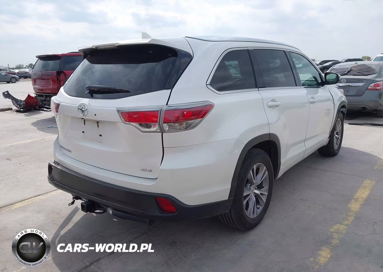 2015 Toyota Highlander Xle V6 VIN:5TDKKRFH5FS050855 - 4
