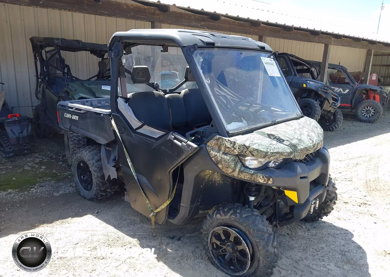 2019 Can-Am Defender Hd8