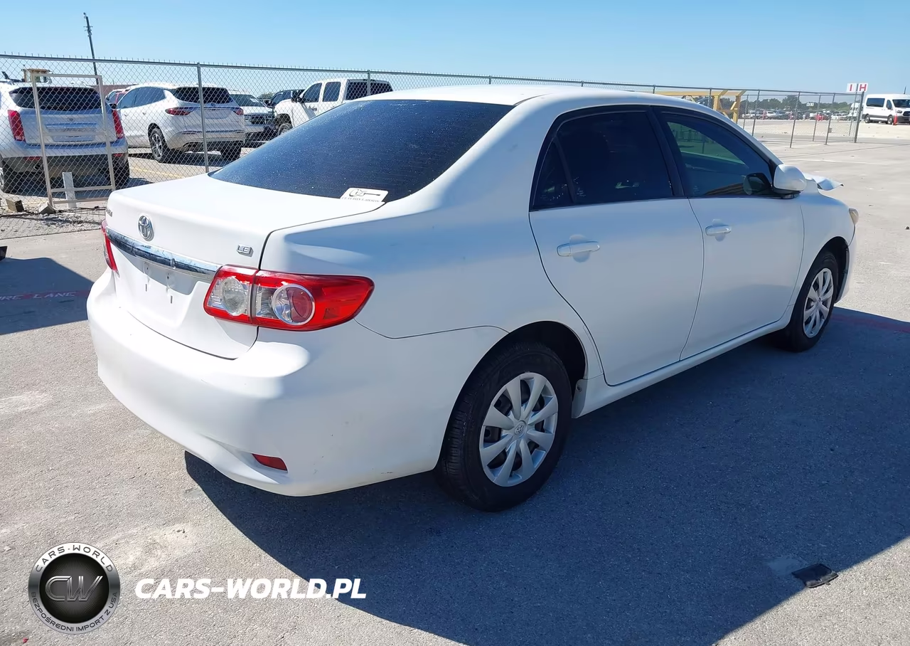 2011 Toyota Corolla Le VIN:2T1BU4EE9BC712010 - 4