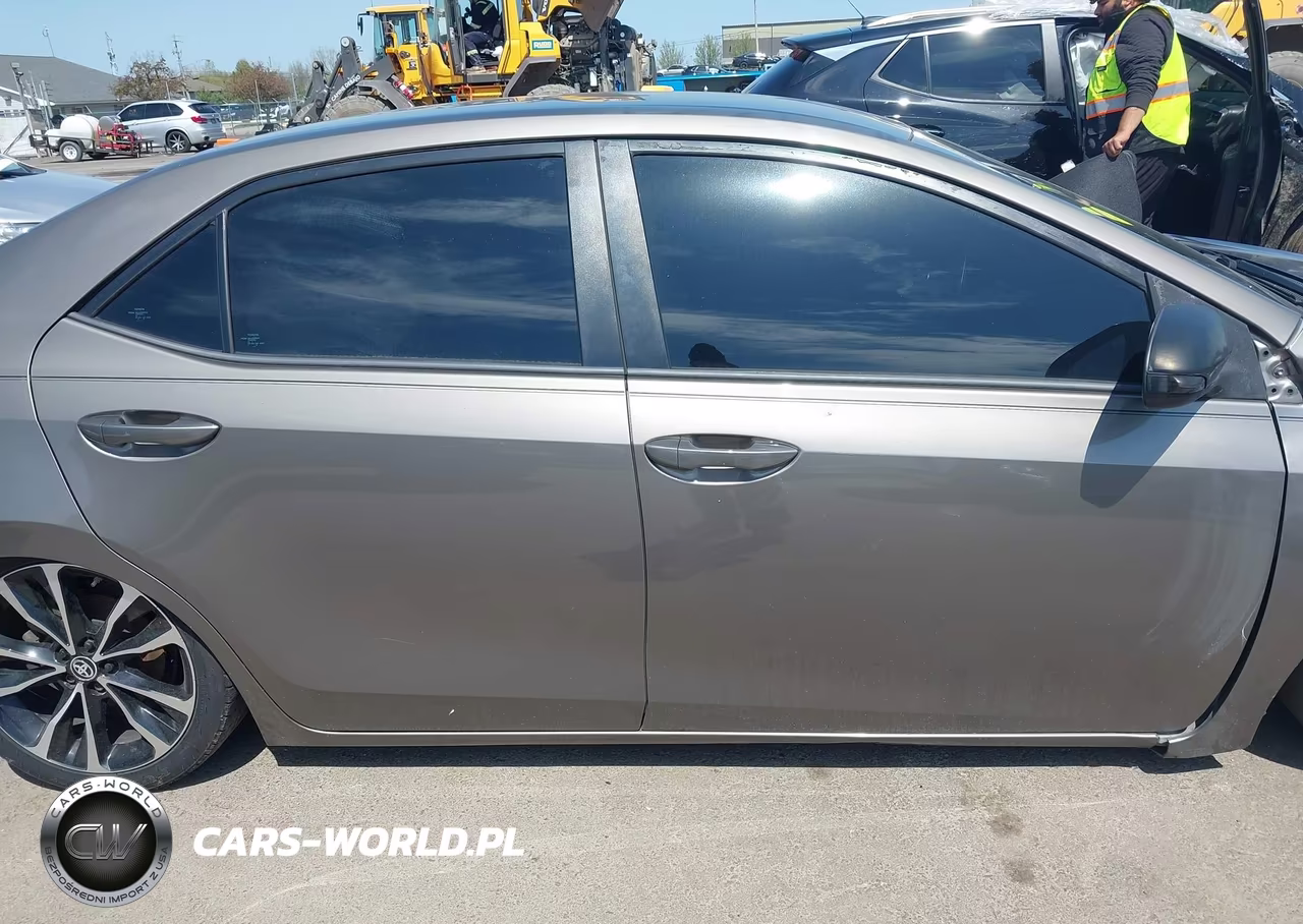 2018 Toyota Corolla Se VIN:5YFBURHE0JP771227 - 14