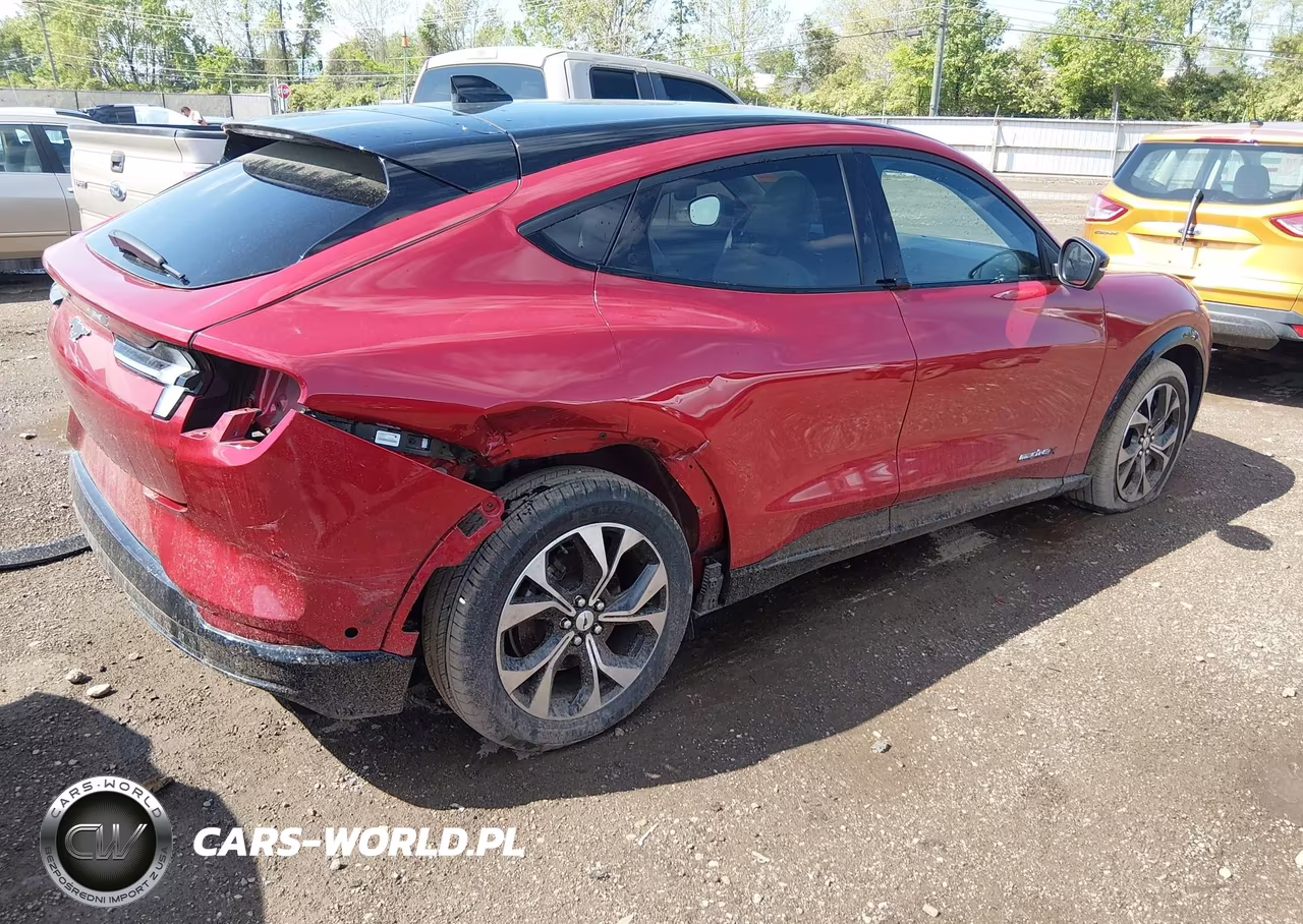 2022 Ford Mustang Mach-E Premium VIN:3FMTK3SU0NMA40197 - 4