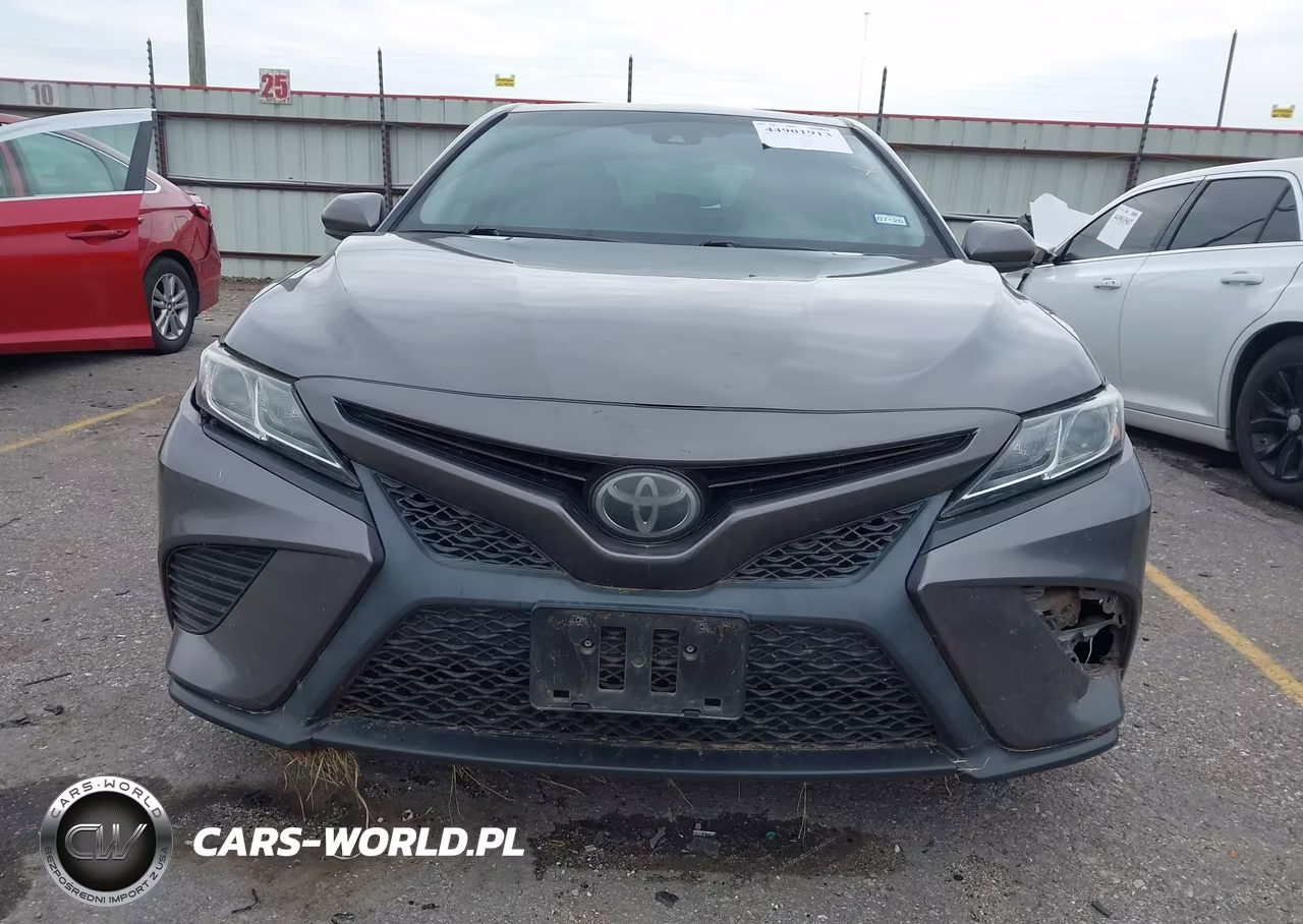 2018 Toyota Camry Se VIN:4T1B11HK8JU671181 - 12