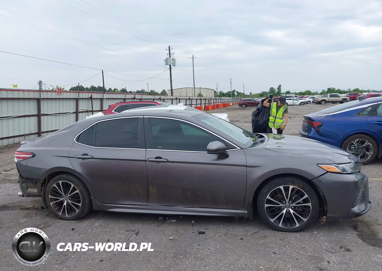2018 Toyota Camry Se VIN:4T1B11HK8JU671181 - 13